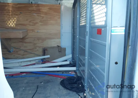 2018 Chevrolet Express 2500 Work Van z USA, uszkodzony, nr VIN 1GCWGAFG4J1170521